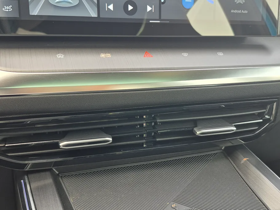 ام جي ويل لاكجري 2024 