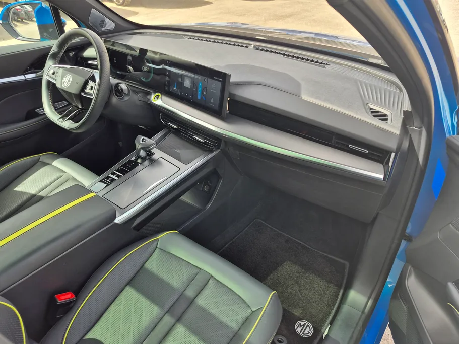 ام جي ويل لاكجري 2024 