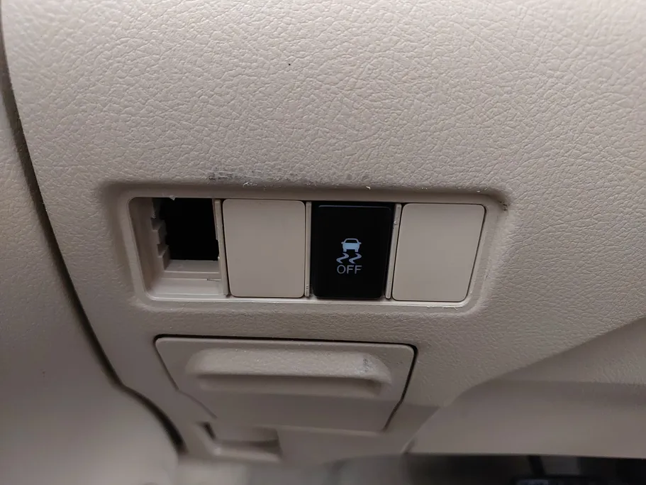 تويوتا يارس Y 2019 