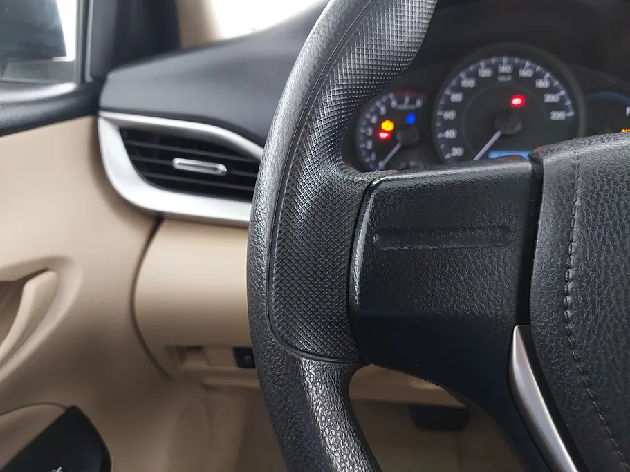 تويوتا يارس Y 2019 