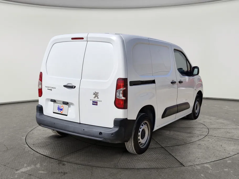 2022 Peugeot Partner Short van 