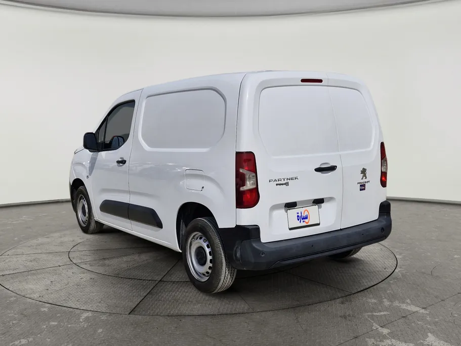 2022 Peugeot Partner Short van 