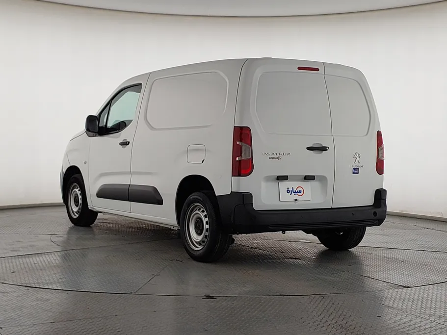2022 Peugeot Partner Short van 