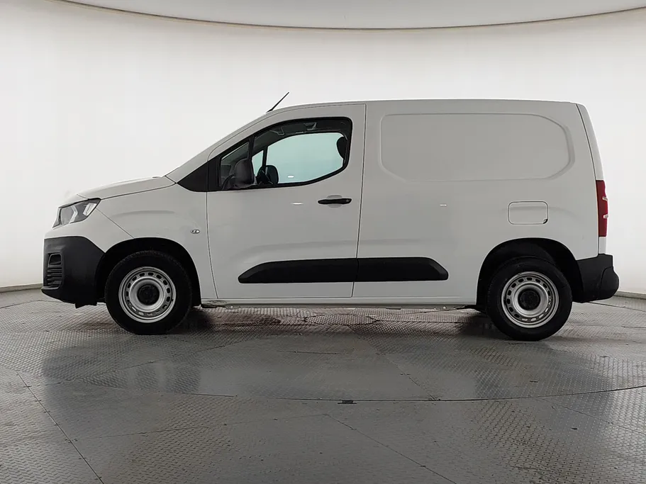 2022 Peugeot Partner Short van 