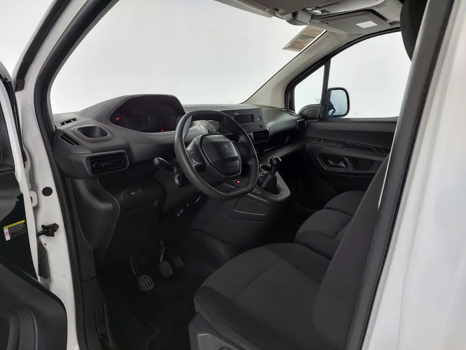 2022 Peugeot Partner Short van 