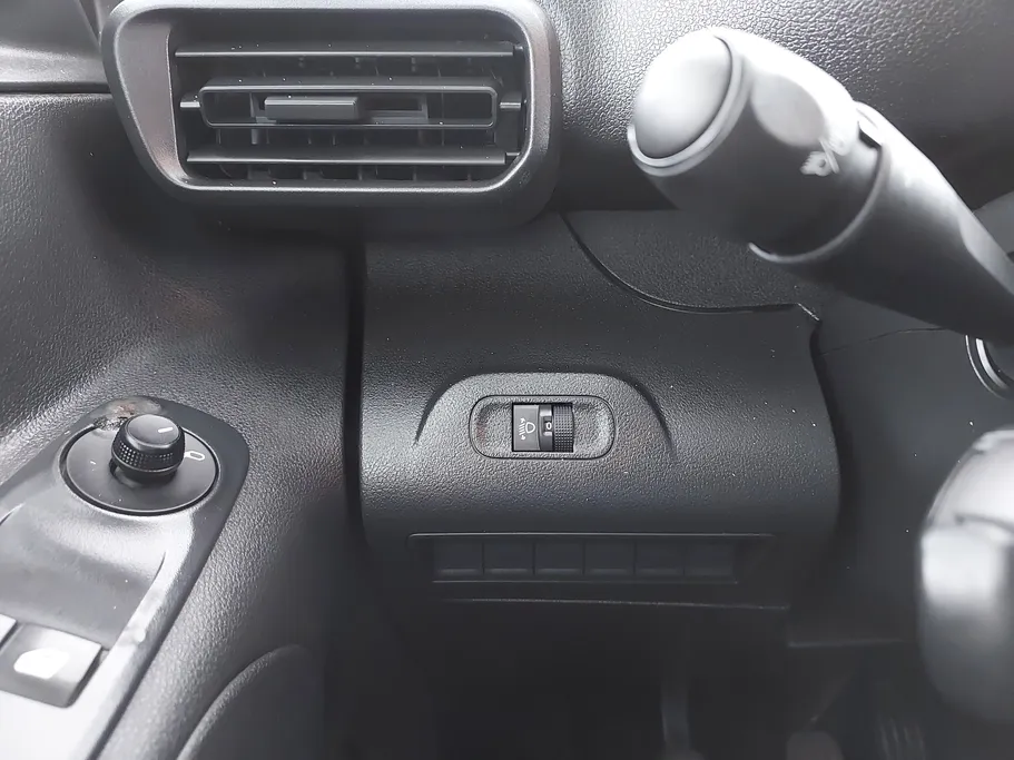 2022 Peugeot Partner Short van 