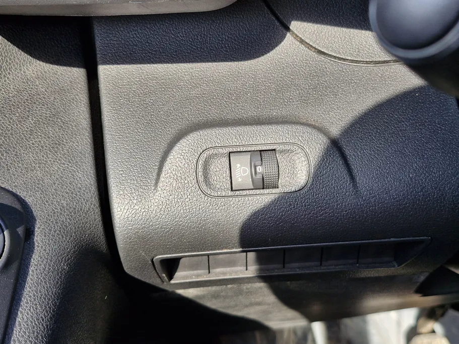 2022 Peugeot Partner Short van 