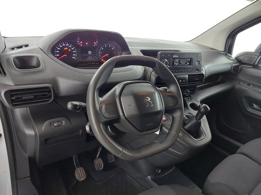 2022 Peugeot Partner Short van 