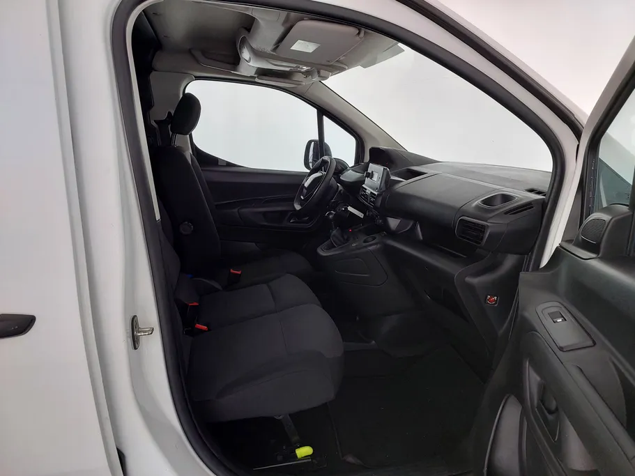 2022 Peugeot Partner Short van 