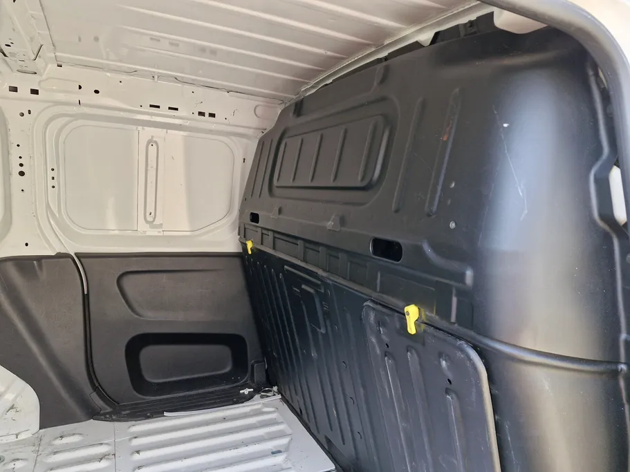 2022 Peugeot Partner Short van 