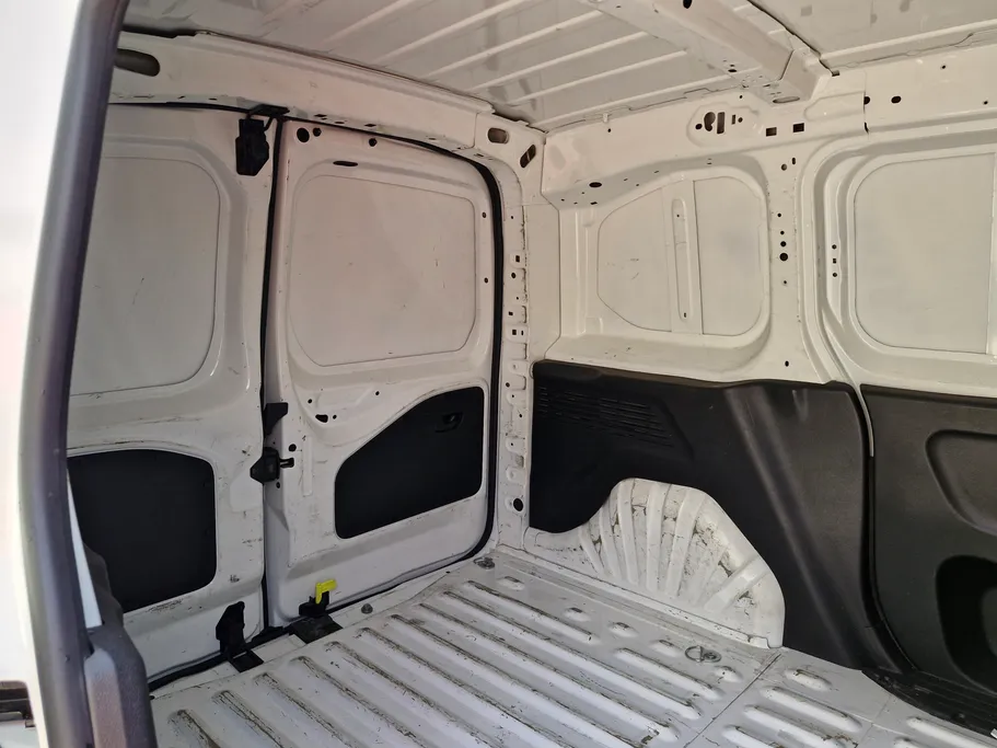 2022 Peugeot Partner Short van 