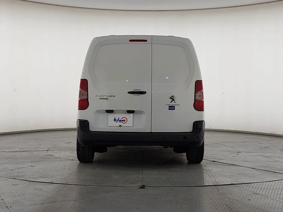2022 Peugeot Partner Short van 