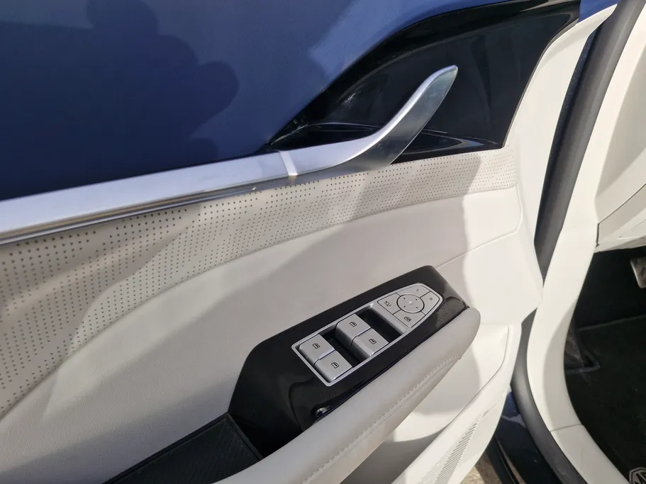 ام جي ويل لاكجري 2024 