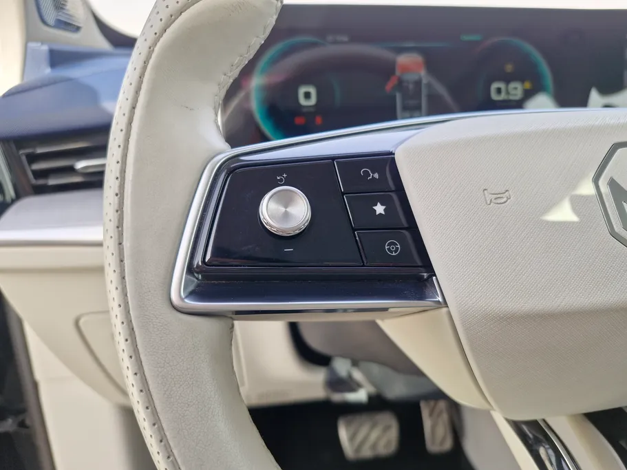 ام جي ويل لاكجري 2024 