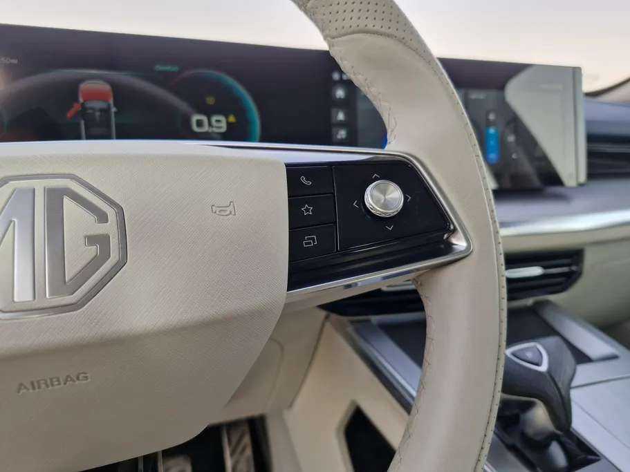 ام جي ويل لاكجري 2024 