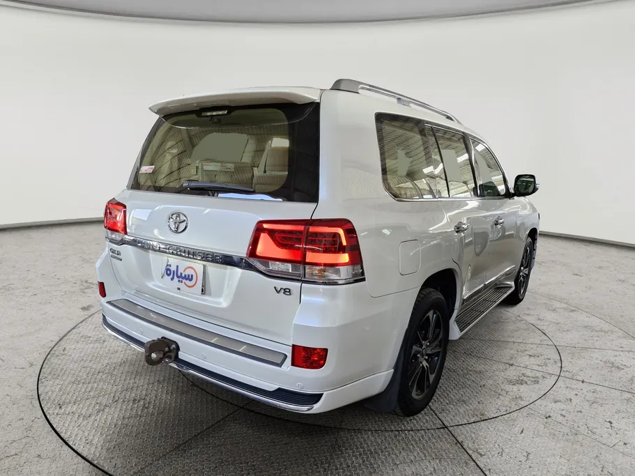 تويوتا لاندكروزر Grand Touring 2021 