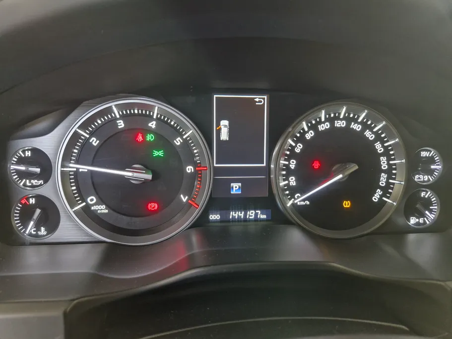 تويوتا لاندكروزر Grand Touring 2021 