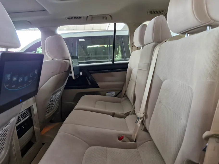 تويوتا لاندكروزر Grand Touring 2021 