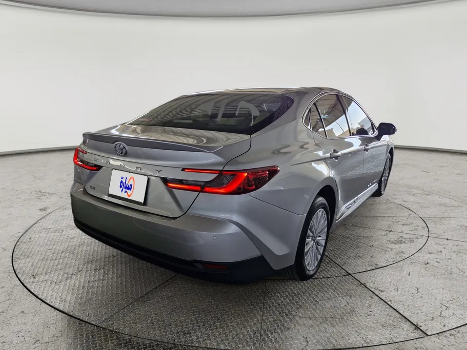 تويوتا كامري LE 2025 