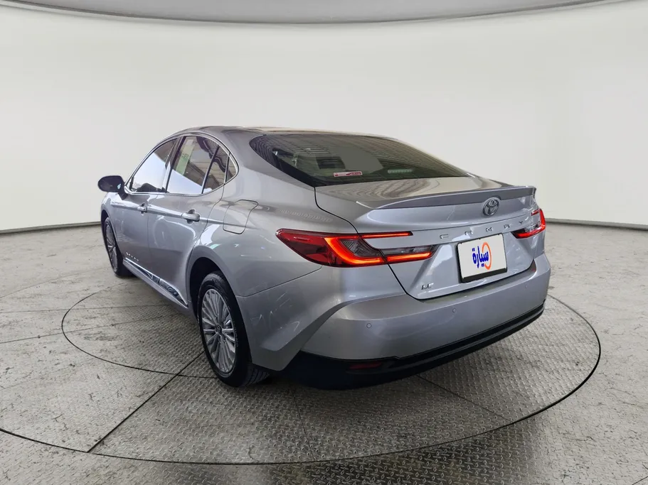 تويوتا كامري LE 2025 