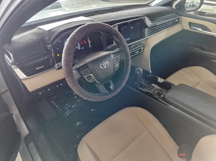 تويوتا كامري LE 2025 