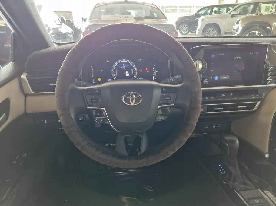 تويوتا كامري LE 2025 
