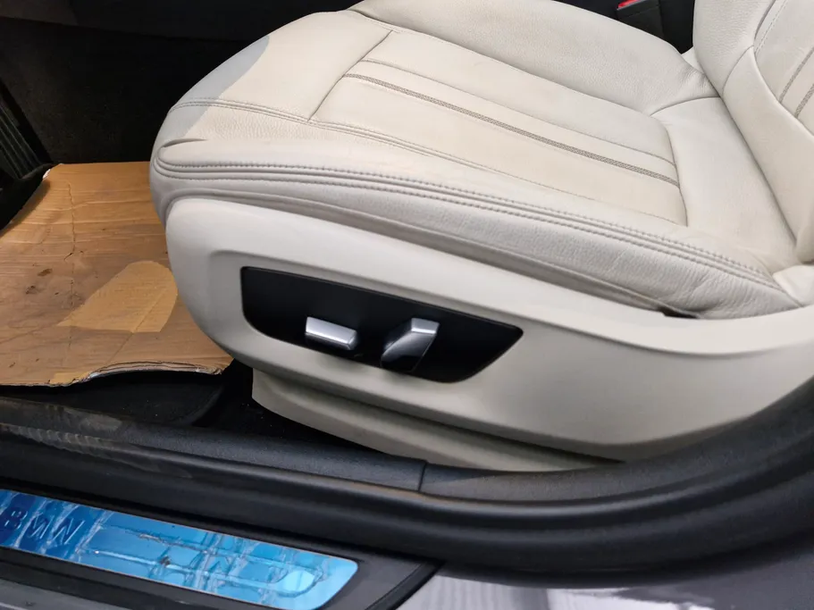 بي ام دبليو الفئة الخامسة 520i 2022 