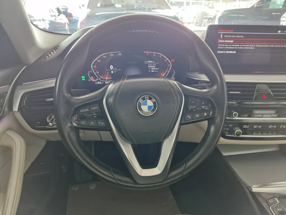 بي ام دبليو الفئة الخامسة 520i 2022 