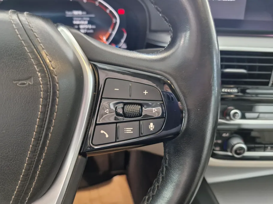 بي ام دبليو الفئة الخامسة 520i 2022 