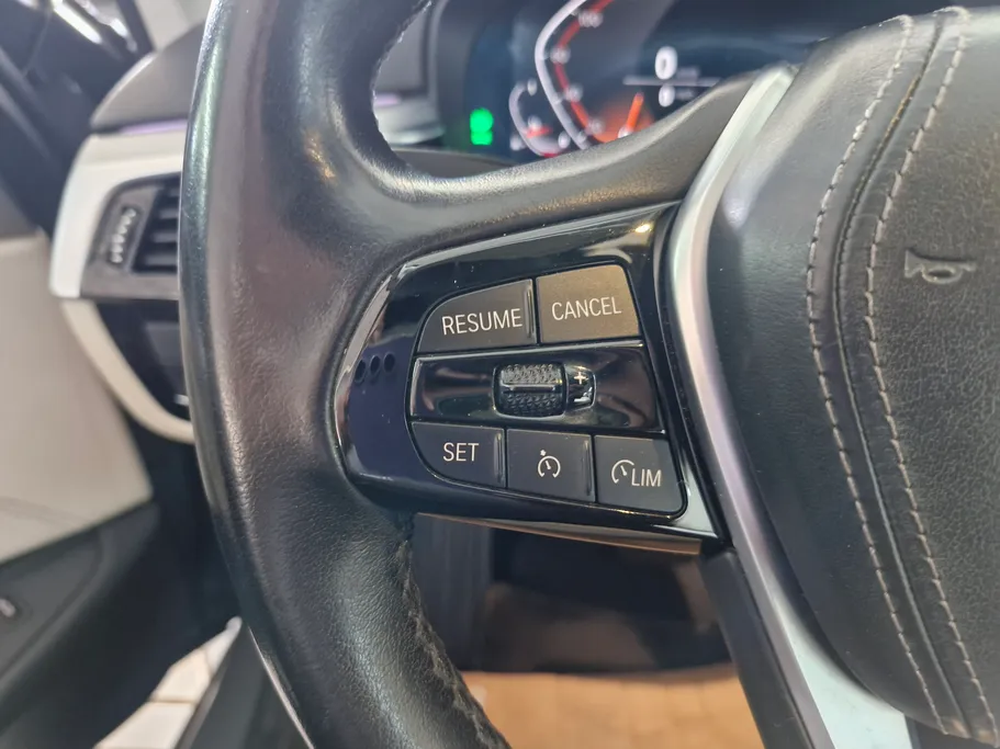 بي ام دبليو الفئة الخامسة 520i 2022 