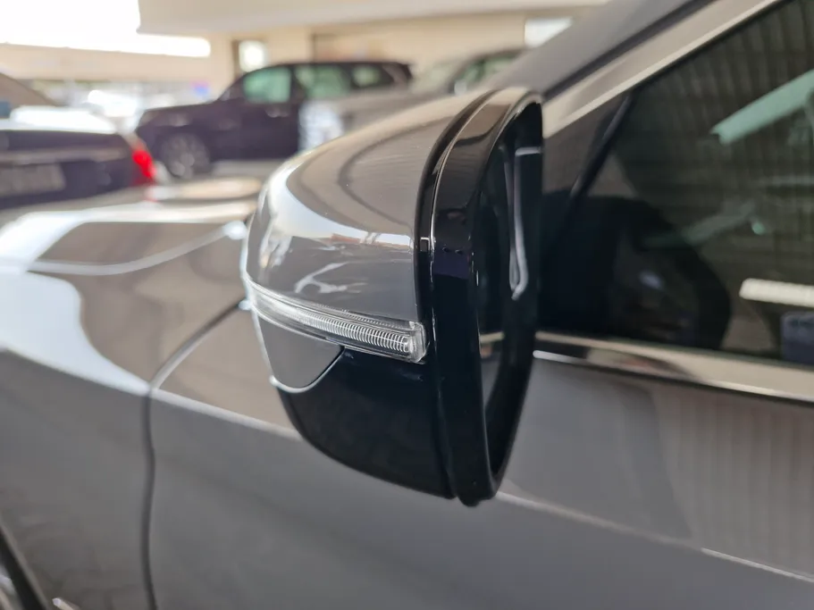 بي ام دبليو الفئة الخامسة 520i 2022 