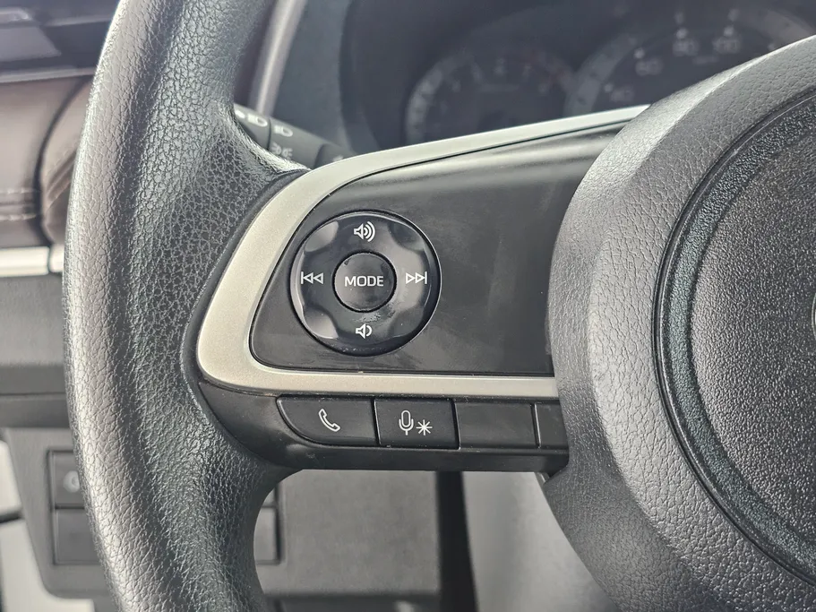 2023 Toyota Yaris  Y 