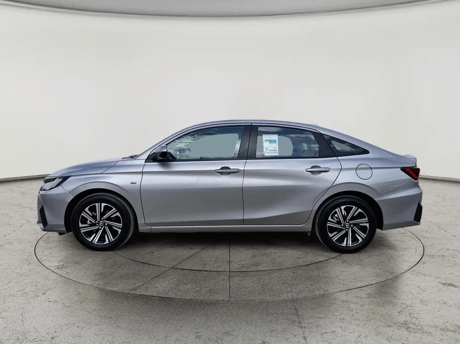 2024 Toyota Yaris  Y Plus 