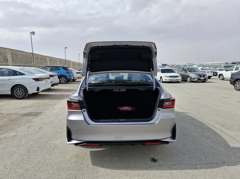 2024 Toyota Yaris  Y Plus 