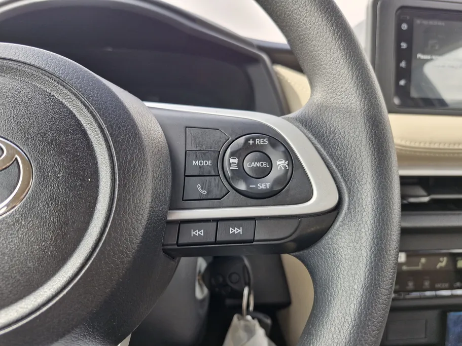 2024 Toyota Yaris  Y Plus 