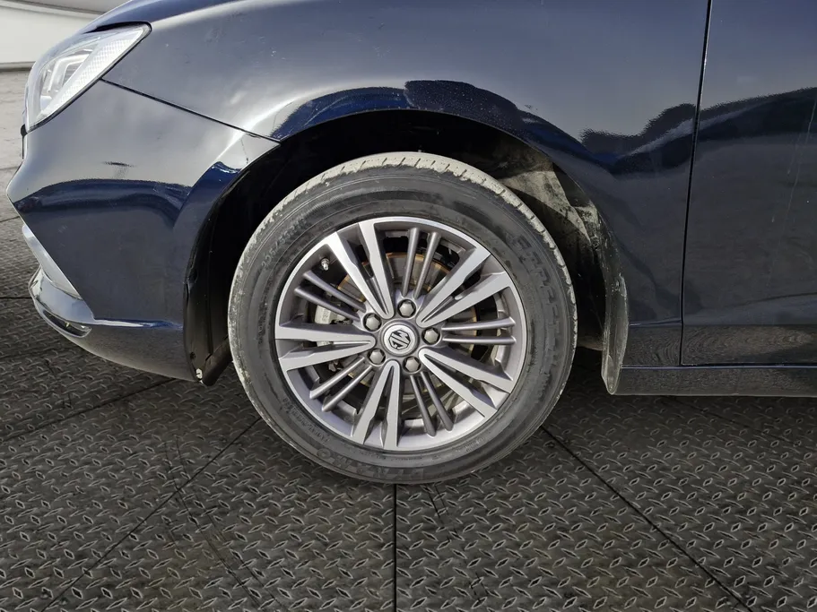 ام جي 5 LUX 2023 