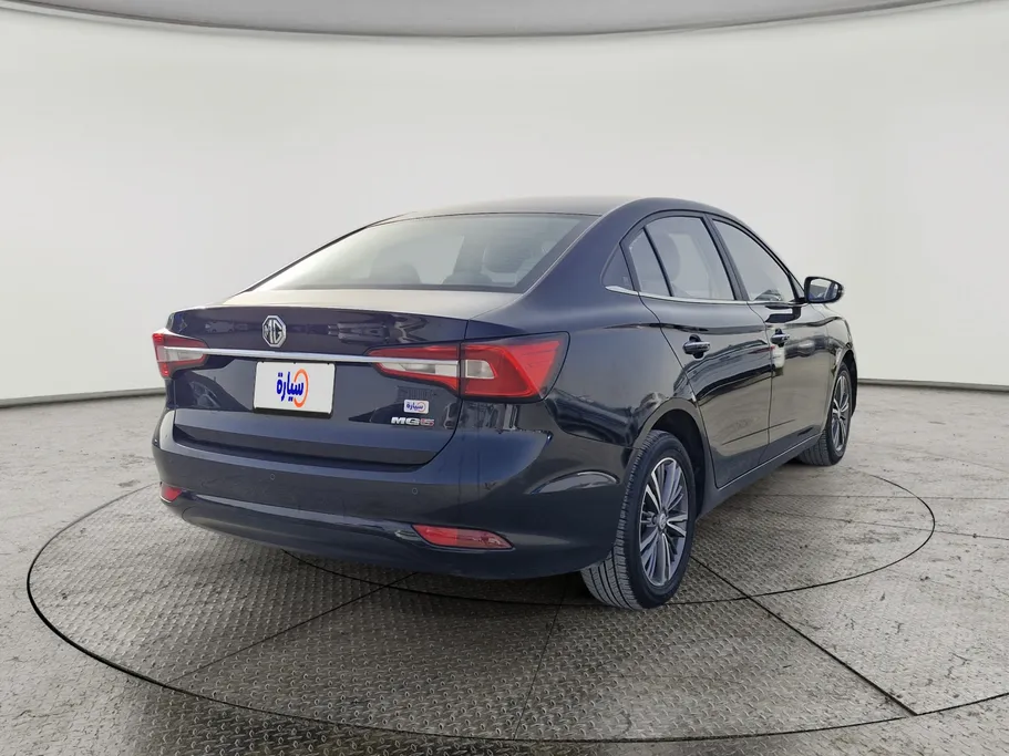 ام جي 5 LUX 2023 