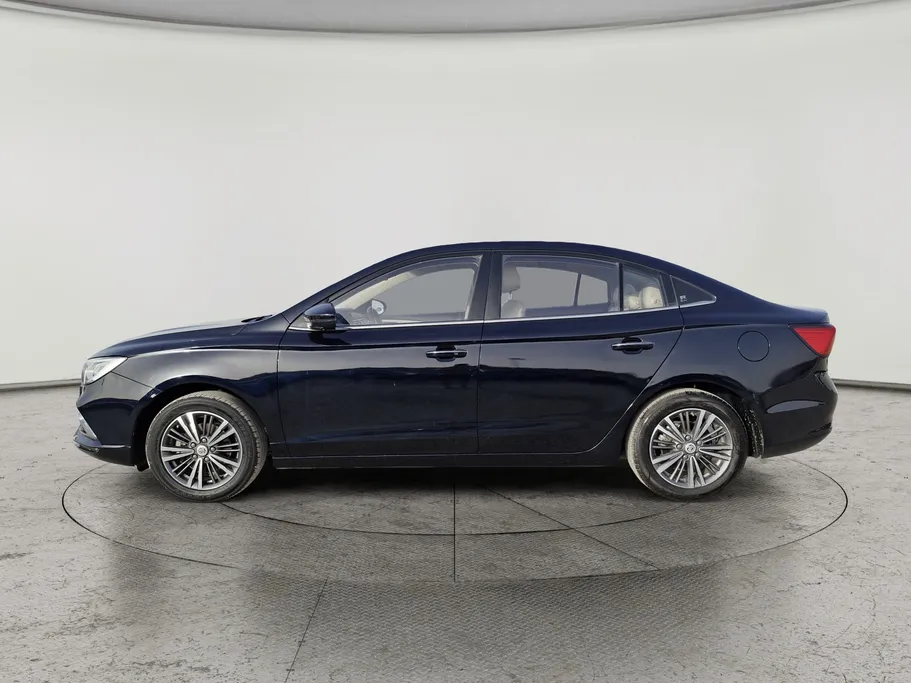 ام جي 5 LUX 2023 