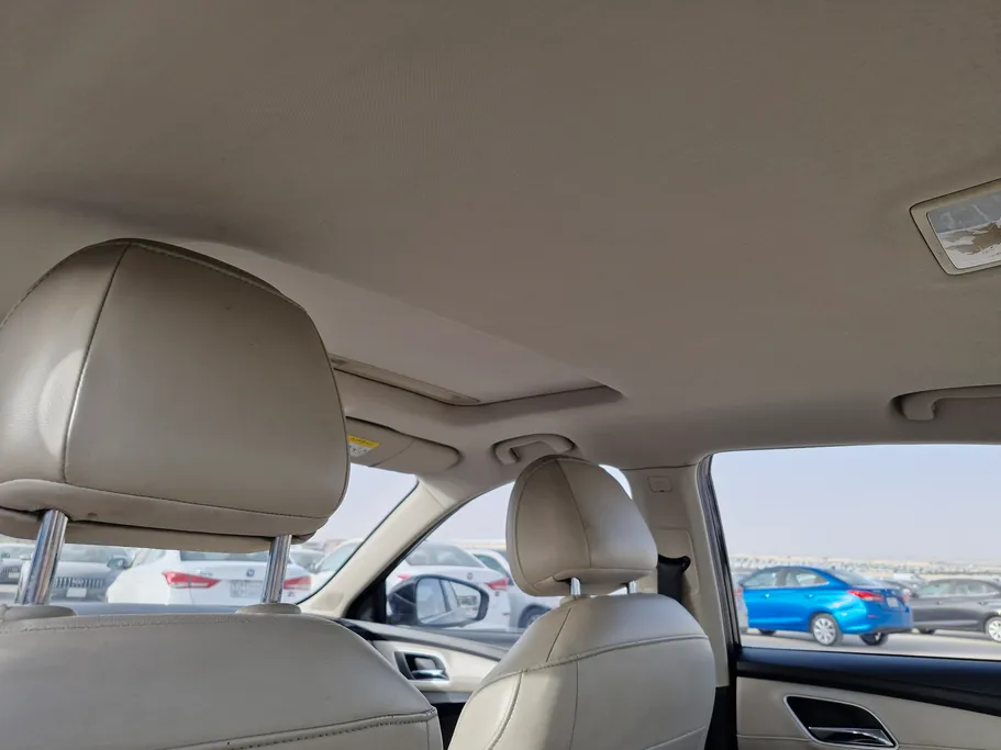 ام جي 5 LUX 2023 