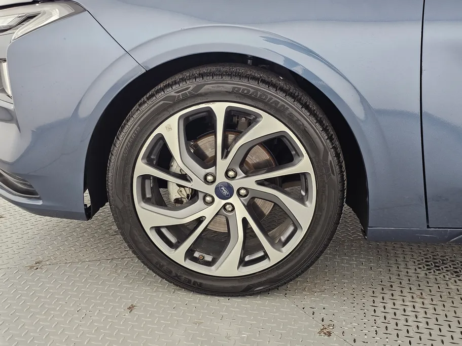 2023 Ford Taurus Titanium 