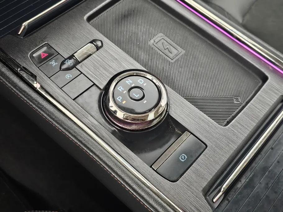 2023 Ford Taurus Titanium 