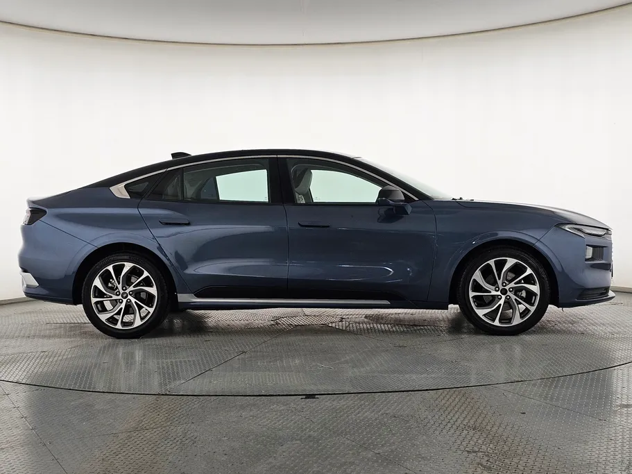 2023 Ford Taurus Titanium 