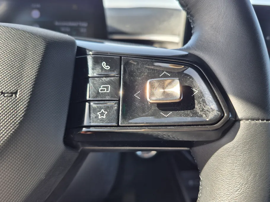 ام جي 3 LUX 2024 