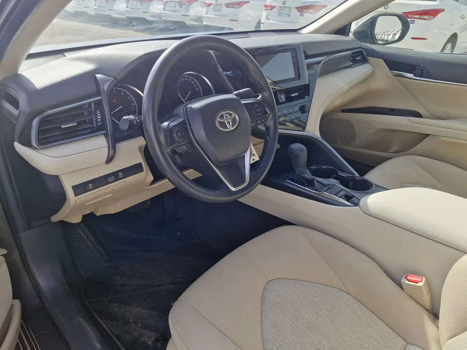 تويوتا كامري LE 2024 