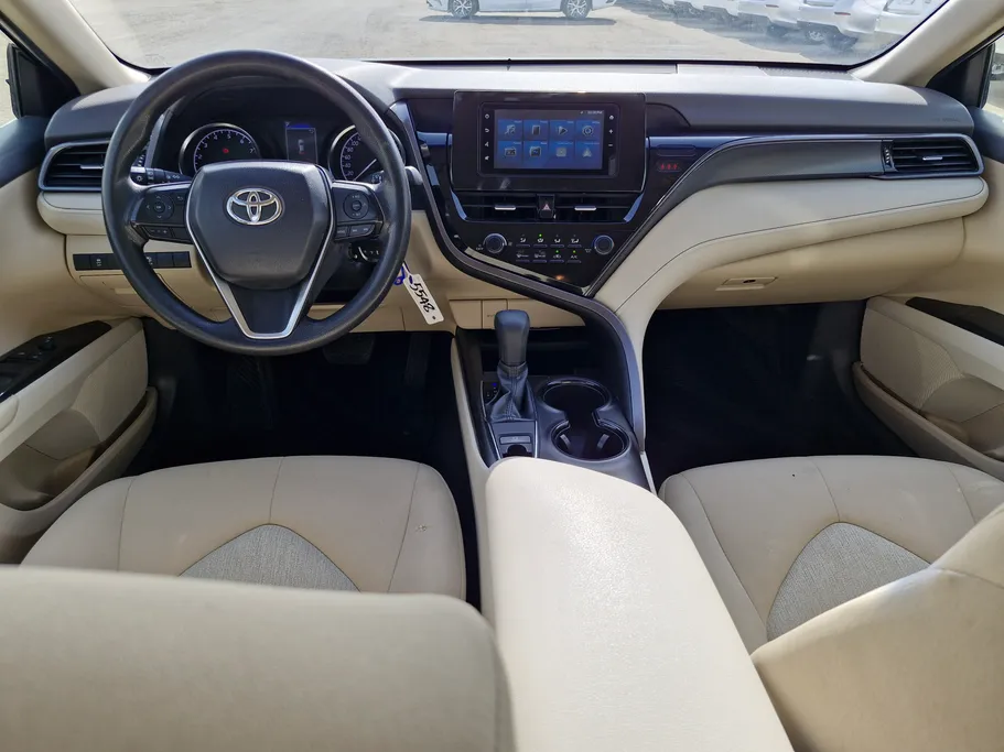 تويوتا كامري LE 2024 