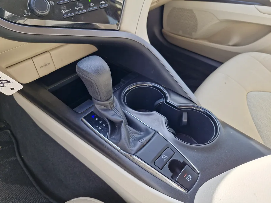 تويوتا كامري LE 2024 