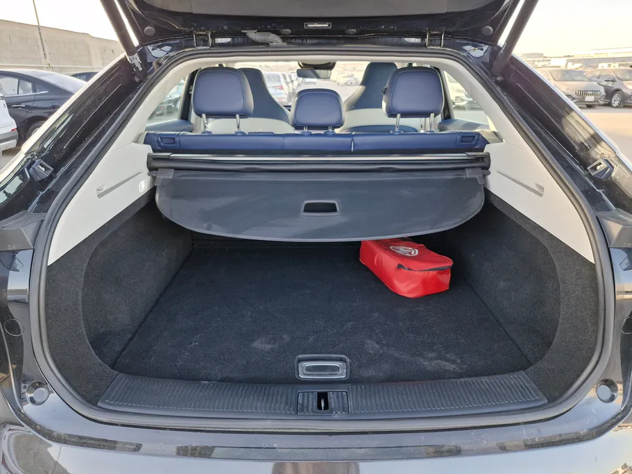 ام جي ويل لاكجري 2024 