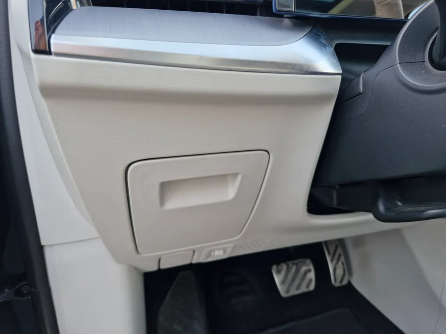 ام جي ويل لاكجري 2024 