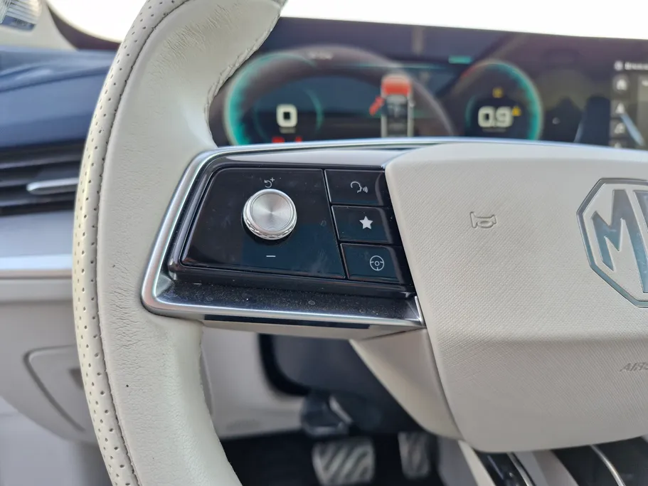 ام جي ويل لاكجري 2024 