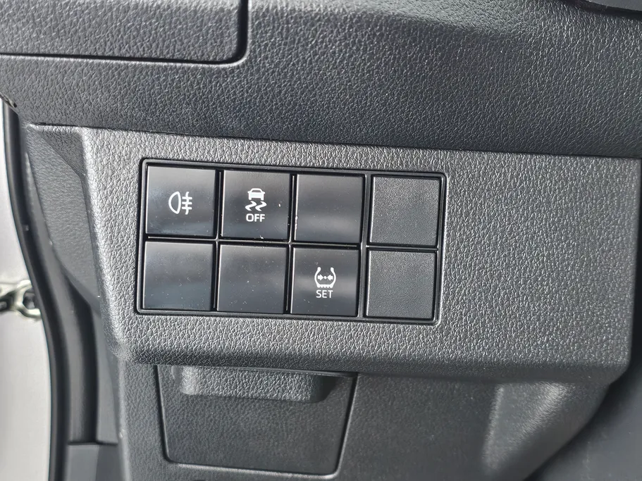 2023 Toyota Yaris  Y 